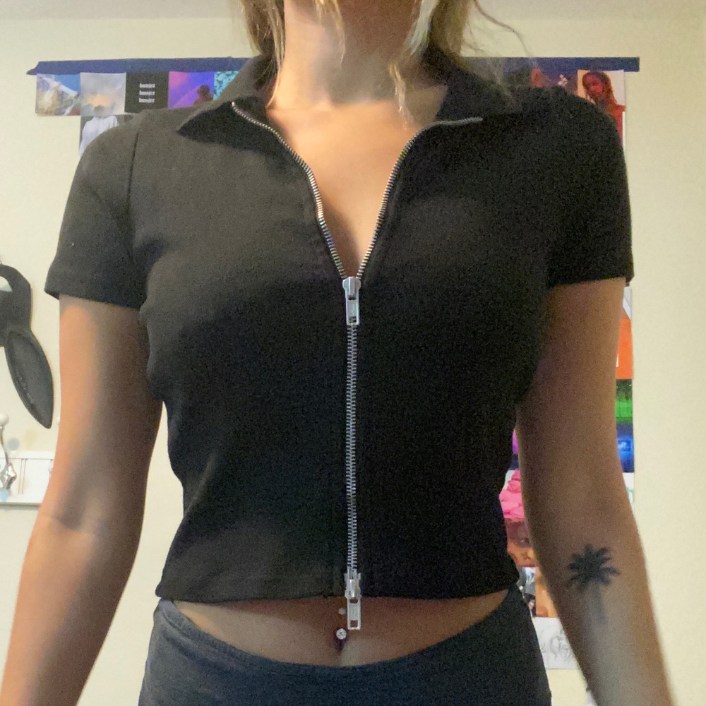 Brandy Melville/John Galt zip up crop top